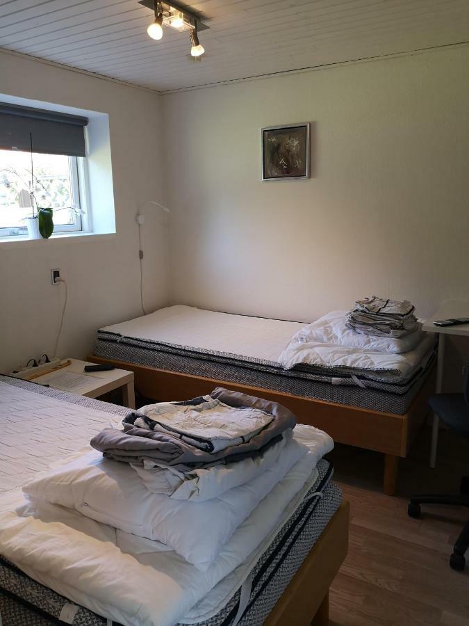 Commuter Room For One Or Two People Munkebo ภายนอก รูปภาพ