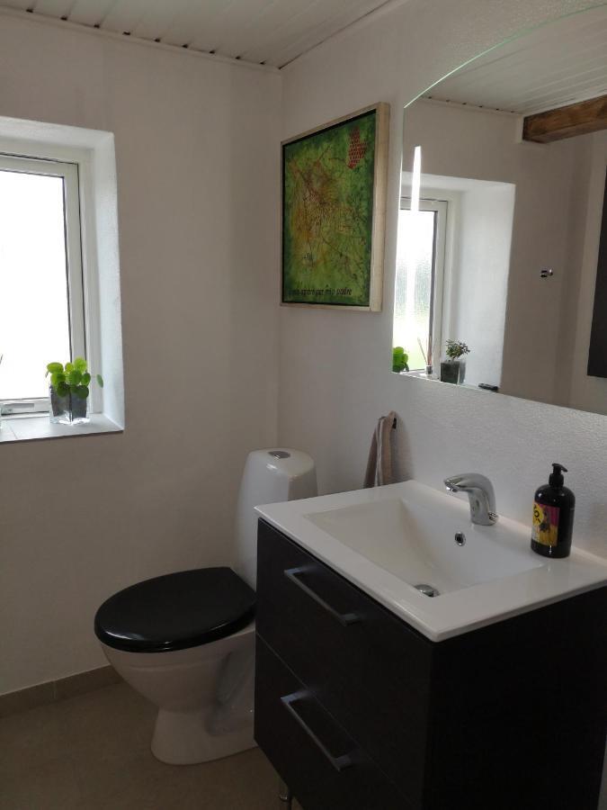 Commuter Room For One Or Two People Munkebo ภายนอก รูปภาพ